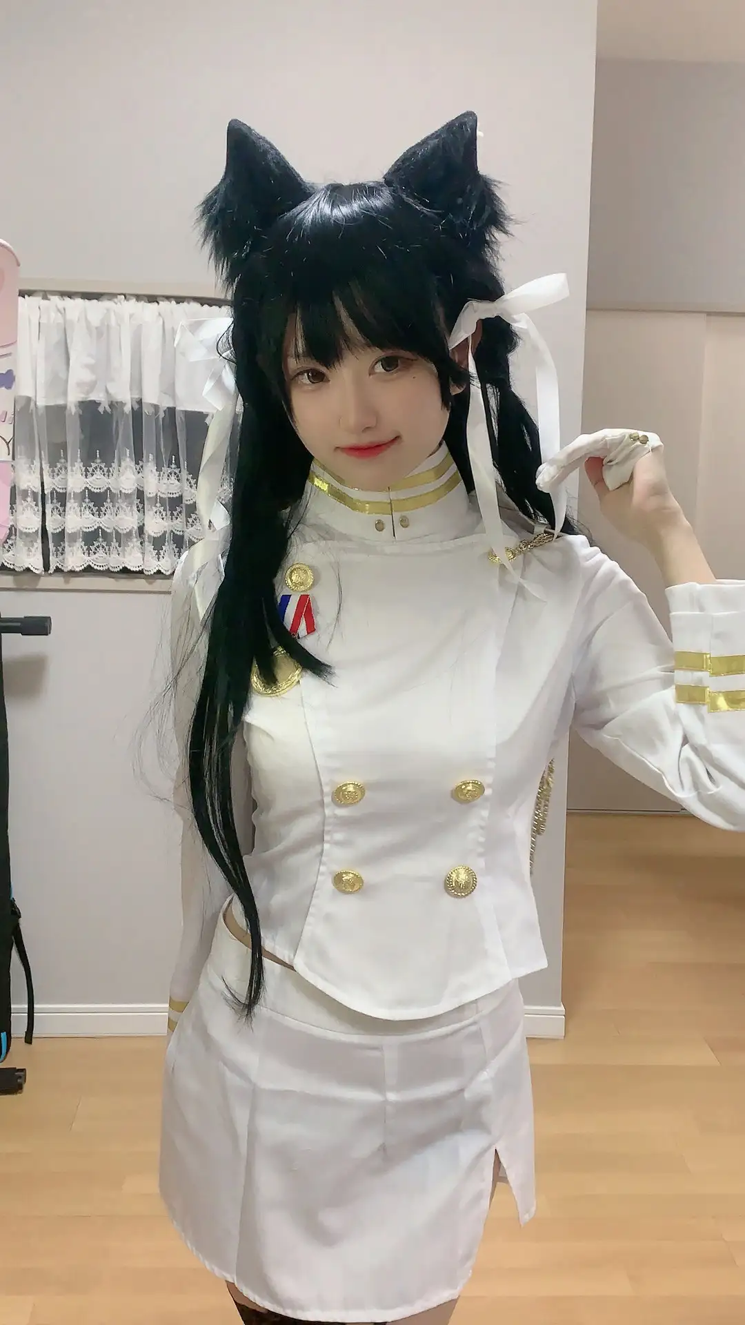 千阳(ちよ) cos 碧蓝航线爱宕 黑长发黑色犬耳白色丝带 白色军装外套白色短裙 室内自拍 千阳(ちよ) cos 碧蓝航线爱宕 黑长发黑色犬耳白色丝带 白色军装外套白色短裙 室内自拍