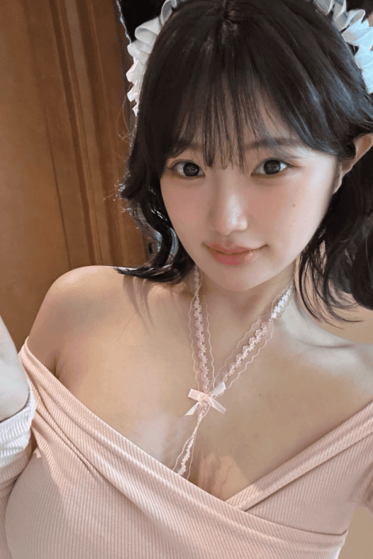 张洛洛:「镜头之外」 的「静夜对白」|探秘东方清新美学模特的写真魅力